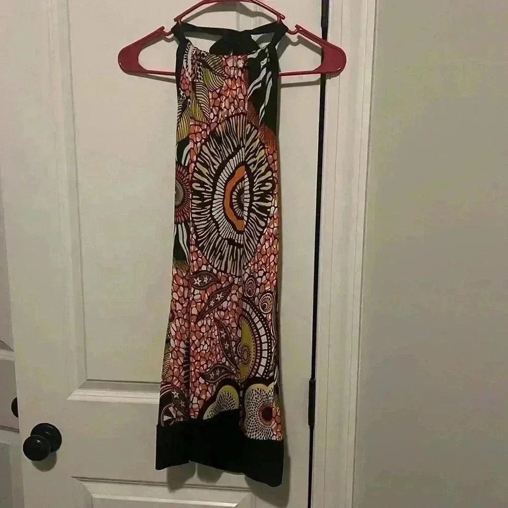 Vintage Y2K Backless Top size Large abstract Design Body Central like new